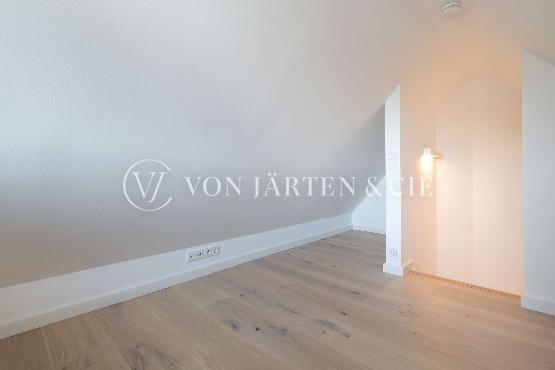 Zimmer im Spitzboden