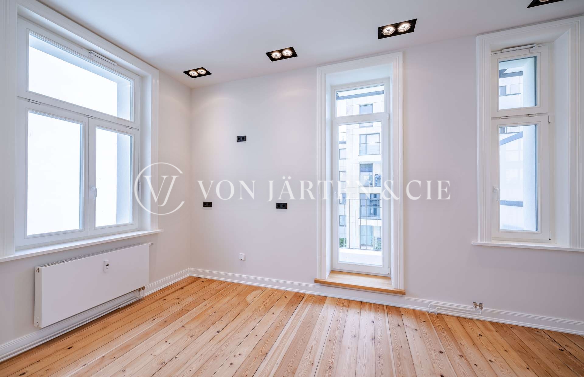 Küche mit Zugang zum Südbalkon
